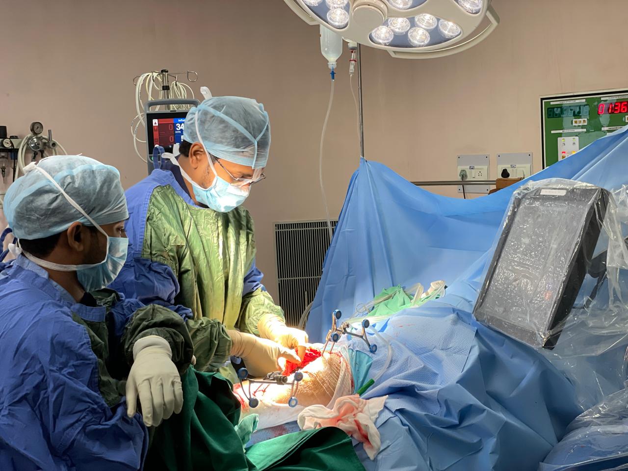 Robotic-assisted knee replacement surgery technology